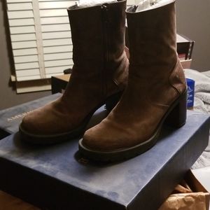 AE zip boots